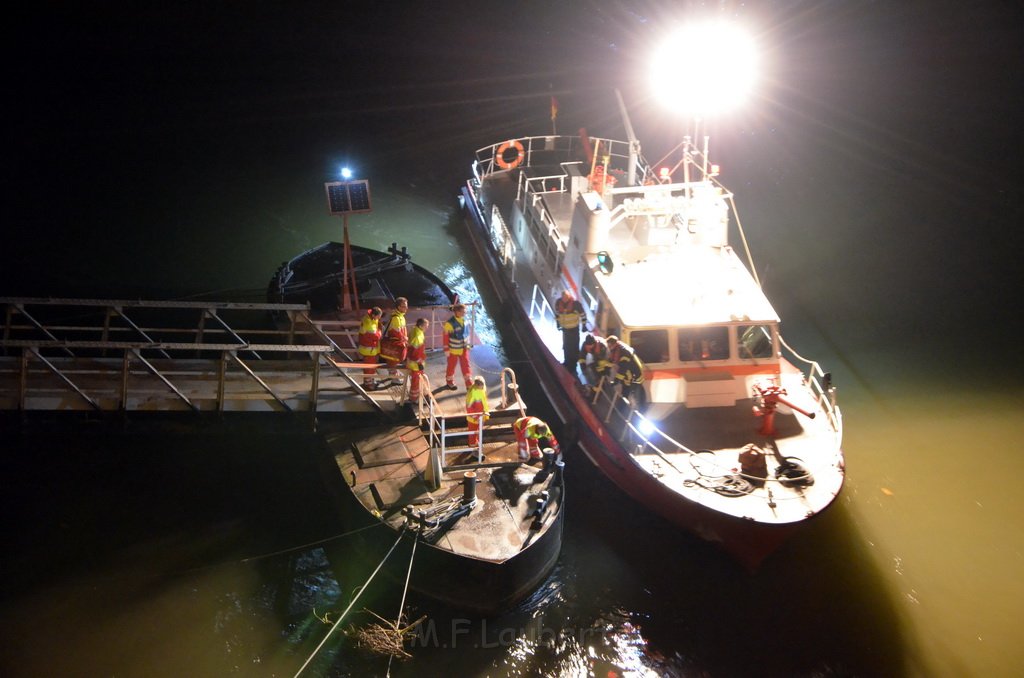 Einsatz BF Hoehenretter Koelner Seilbahn Hoehe Zoobruecke P2584.JPG